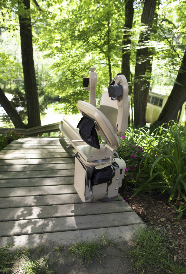 Bruno curved outdoor stair lift 3