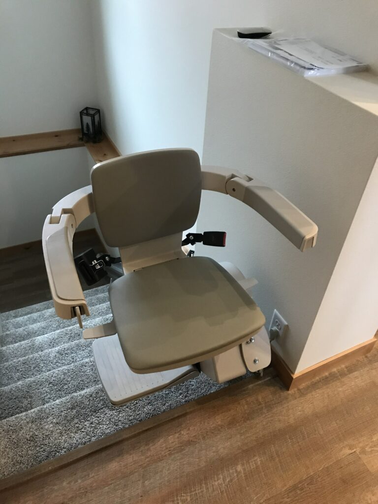 TwinCitiesBruno Elan Straight Stairlift 2